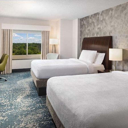 Hilton Garden Inn Bethesda Downtown מראה חיצוני תמונה