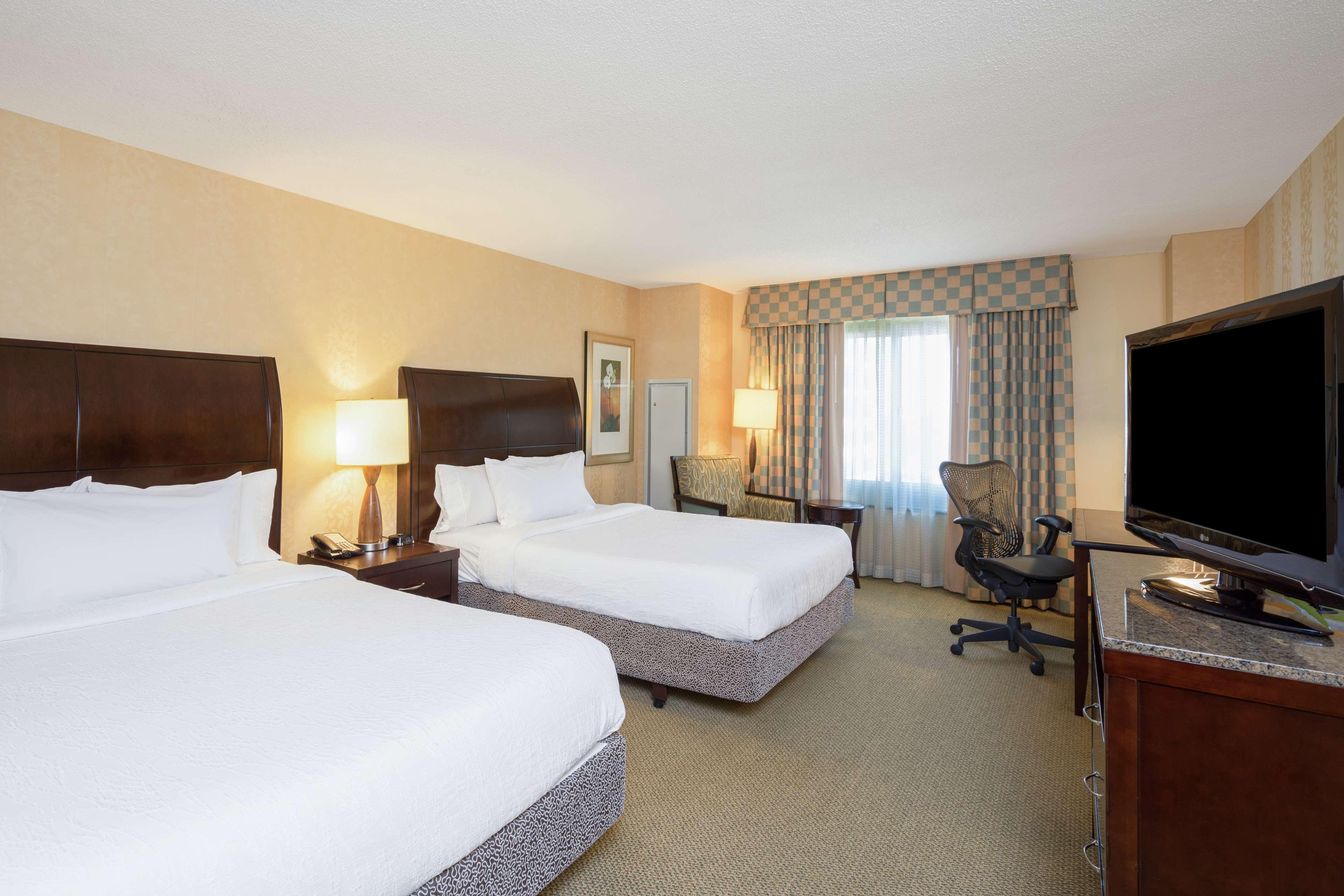 Hilton Garden Inn Bethesda Downtown מראה חיצוני תמונה
