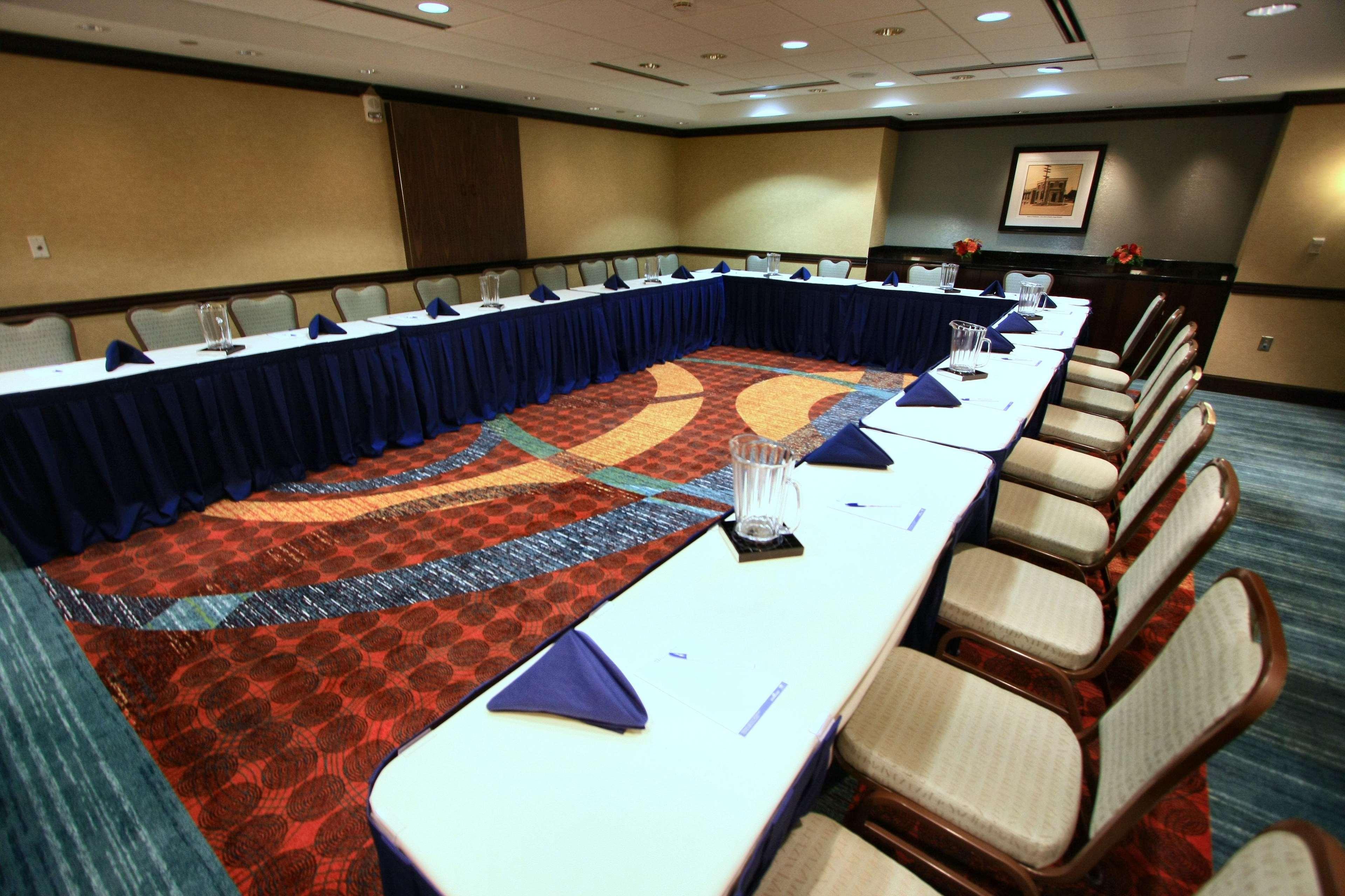 Hilton Garden Inn Bethesda Downtown מראה חיצוני תמונה