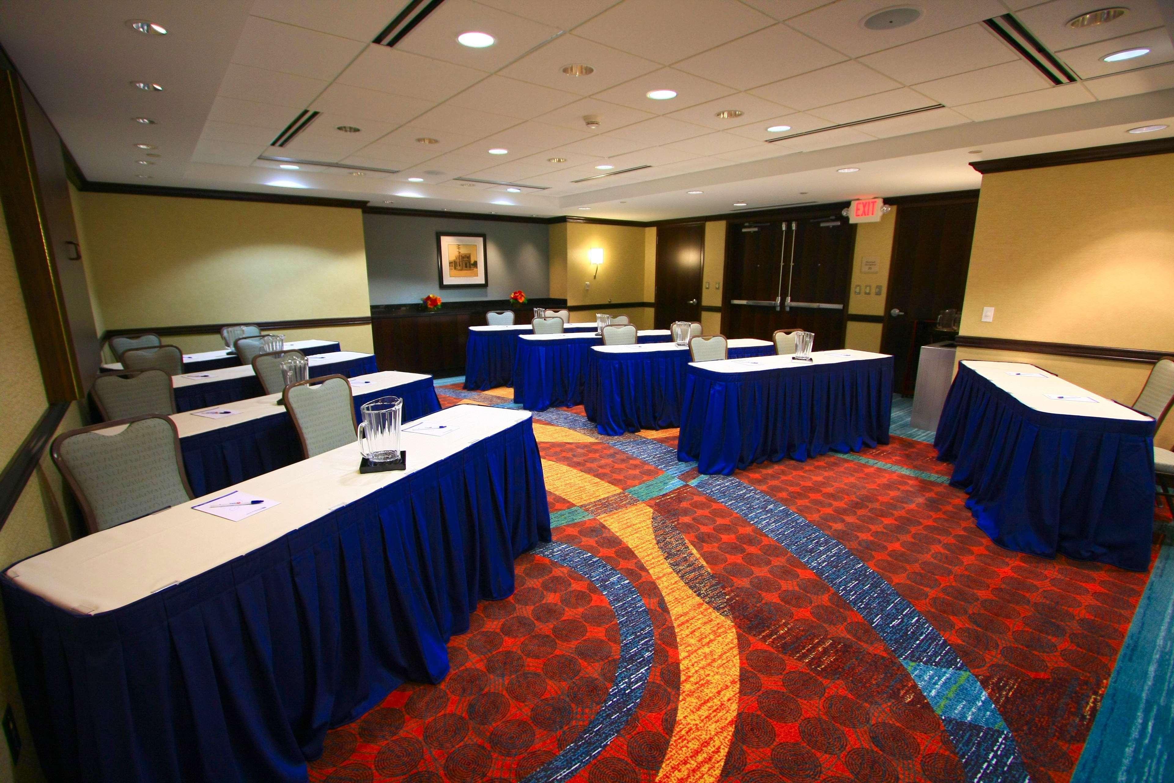 Hilton Garden Inn Bethesda Downtown מראה חיצוני תמונה