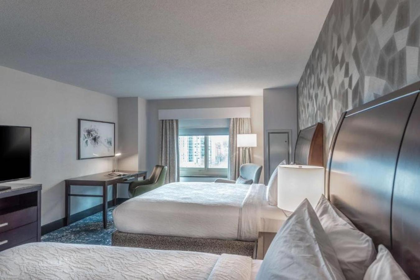 Hilton Garden Inn Bethesda Downtown מראה חיצוני תמונה