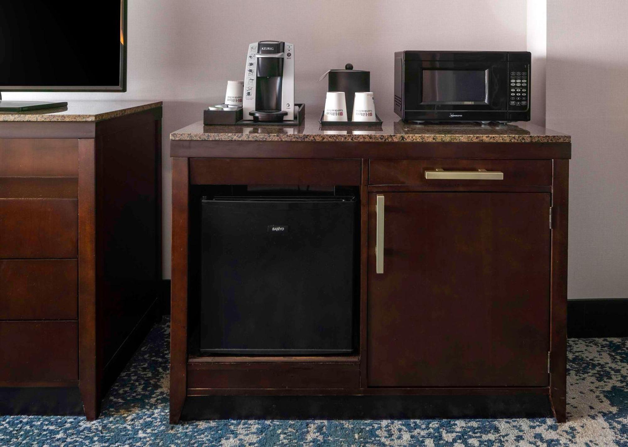 Hilton Garden Inn Bethesda Downtown מראה חיצוני תמונה