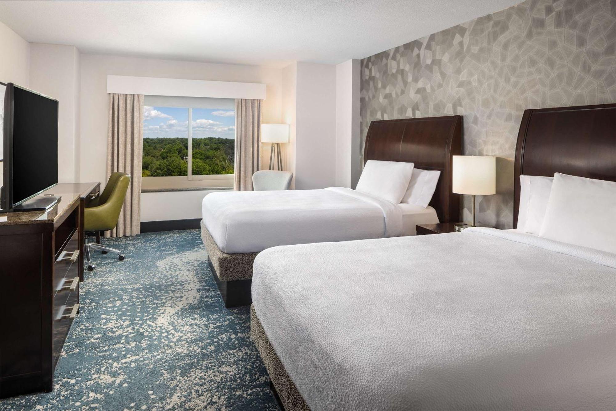 Hilton Garden Inn Bethesda Downtown מראה חיצוני תמונה