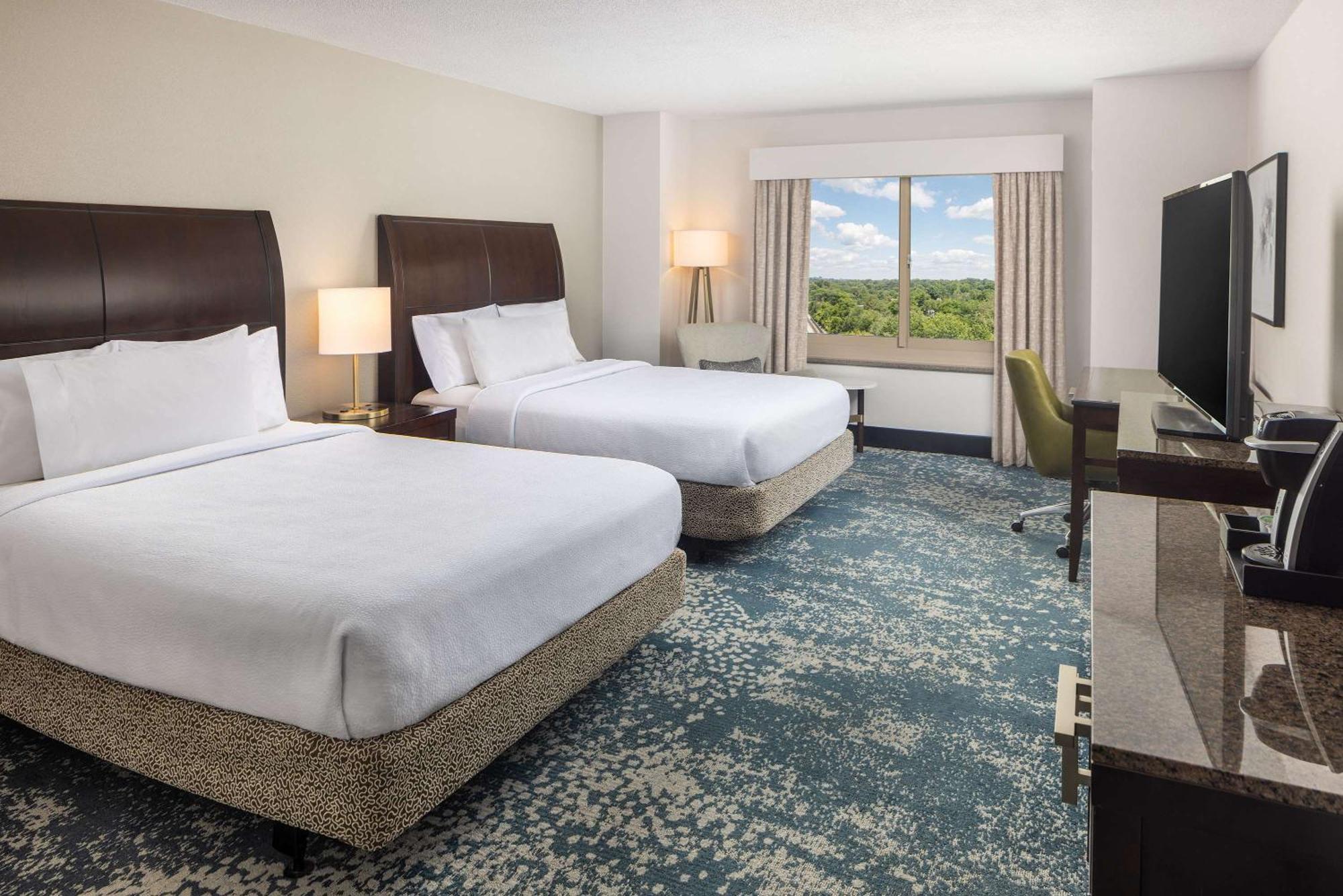 Hilton Garden Inn Bethesda Downtown מראה חיצוני תמונה