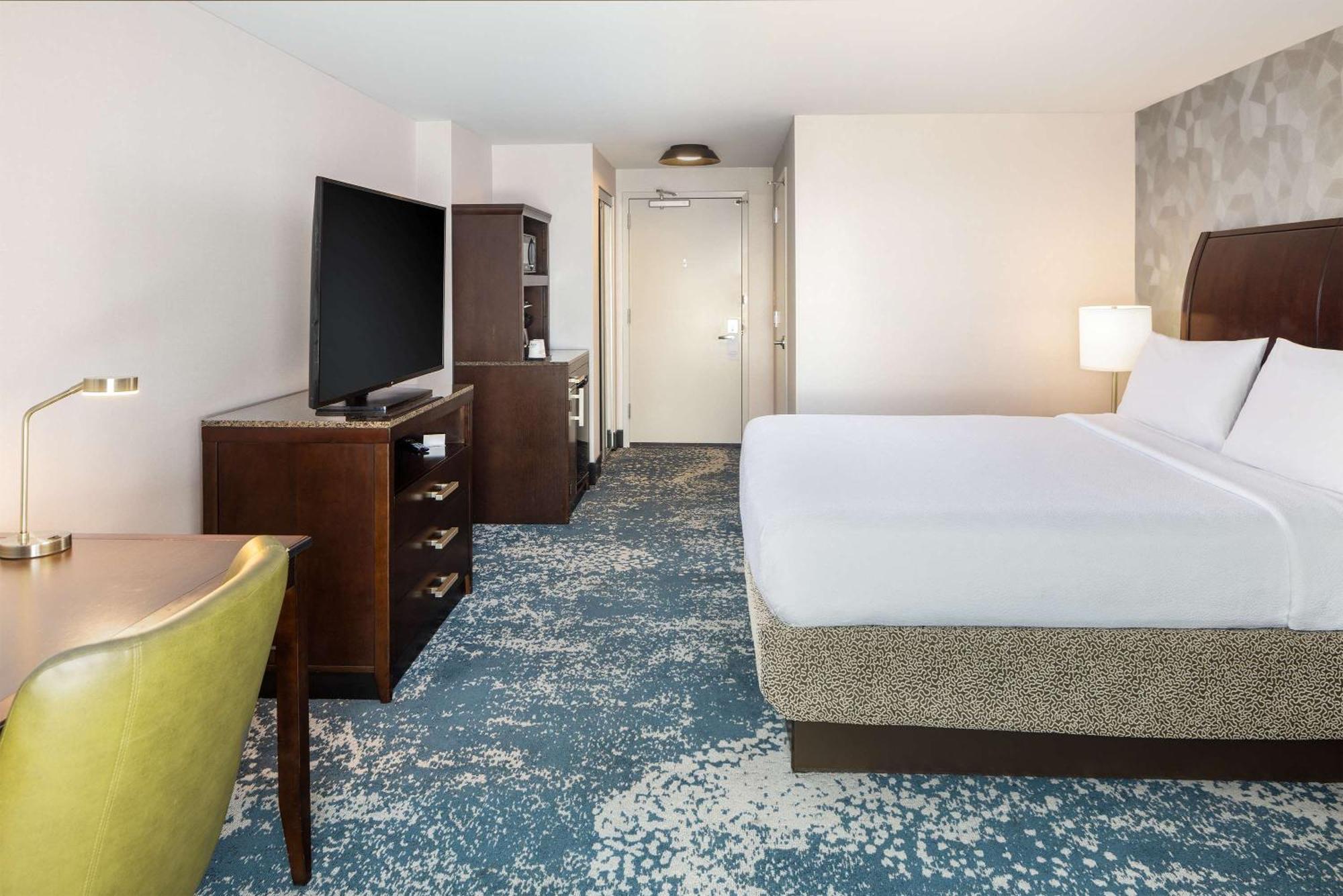 Hilton Garden Inn Bethesda Downtown מראה חיצוני תמונה