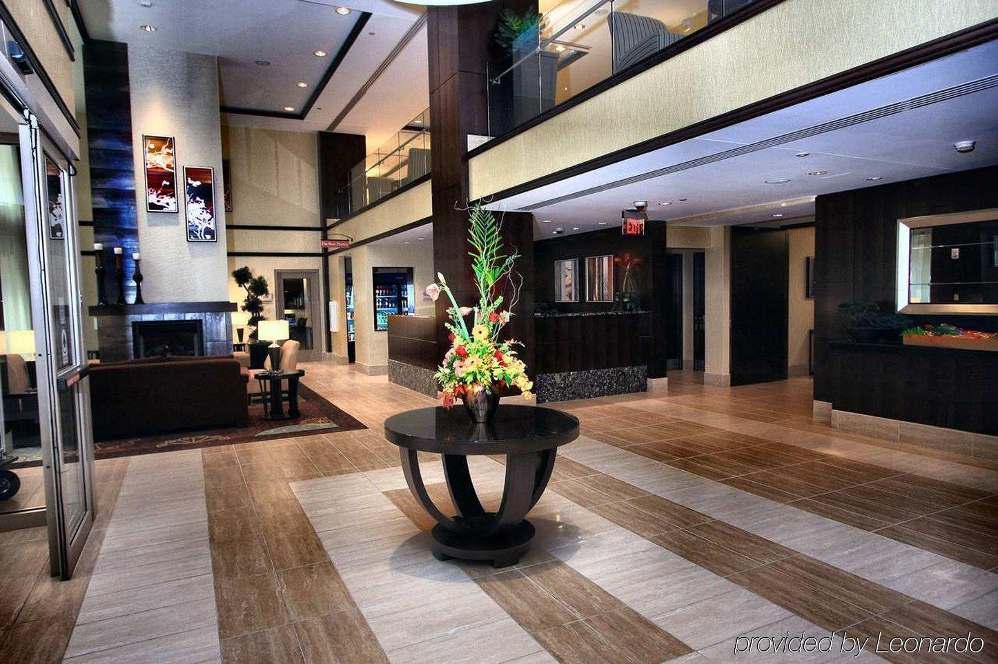 Hilton Garden Inn Bethesda Downtown מראה פנימי תמונה